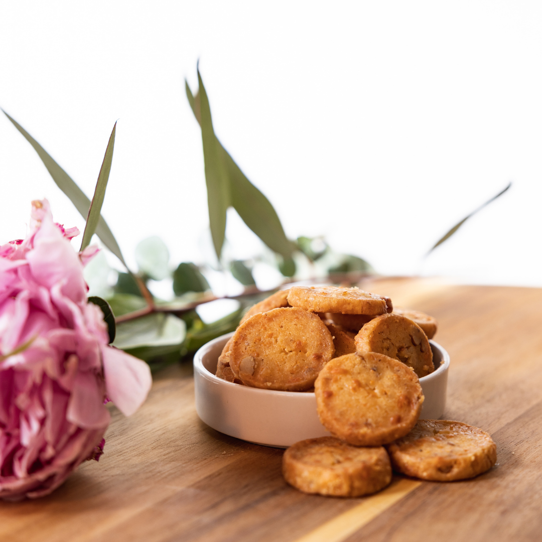 Cheddar Cocktail Cookie | Watanut